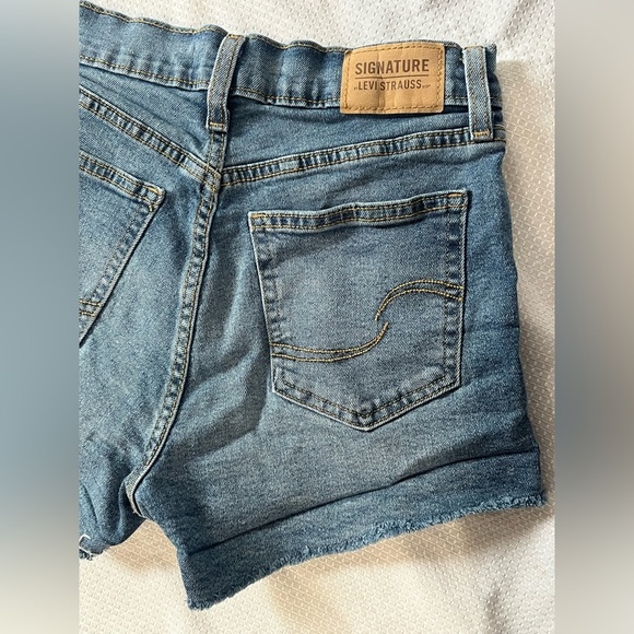 Signature by Levi Strauss Denim Blue Women's Shorts Size 0 Waist 25 - Picture 13 of 14